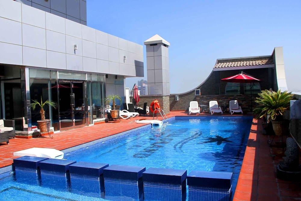Royal Grand Suite Hotel Sharjah Exteriör bild