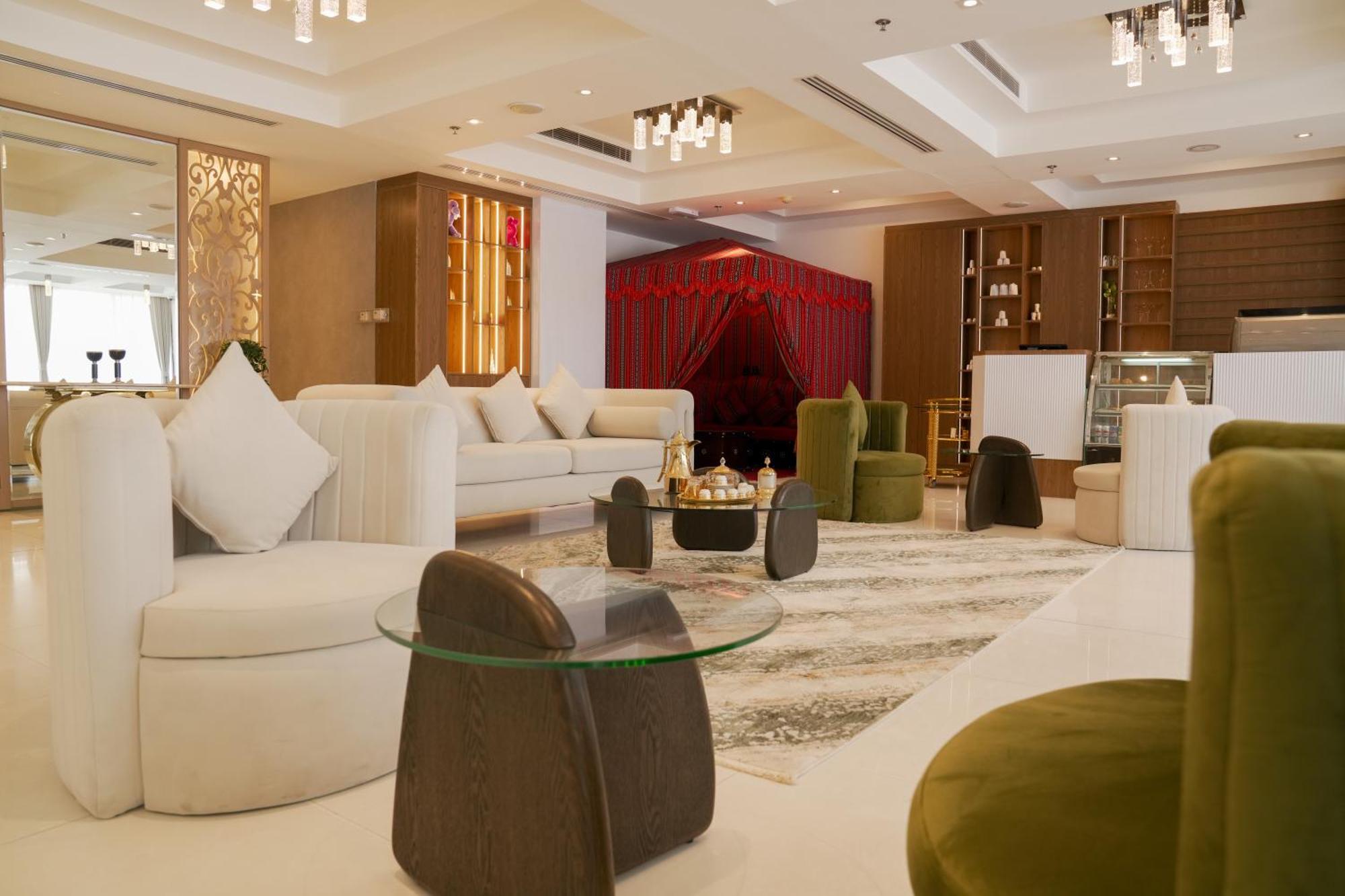 Royal Grand Suite Hotel Sharjah Exteriör bild