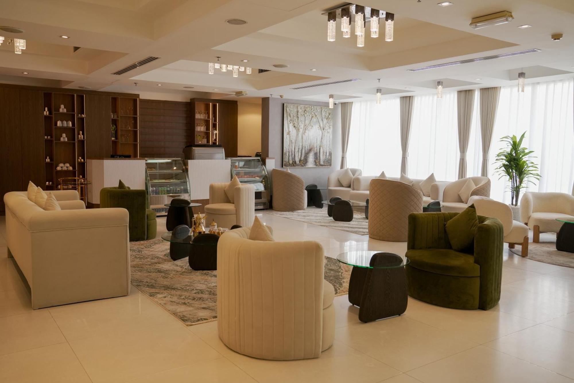 Royal Grand Suite Hotel Sharjah Exteriör bild