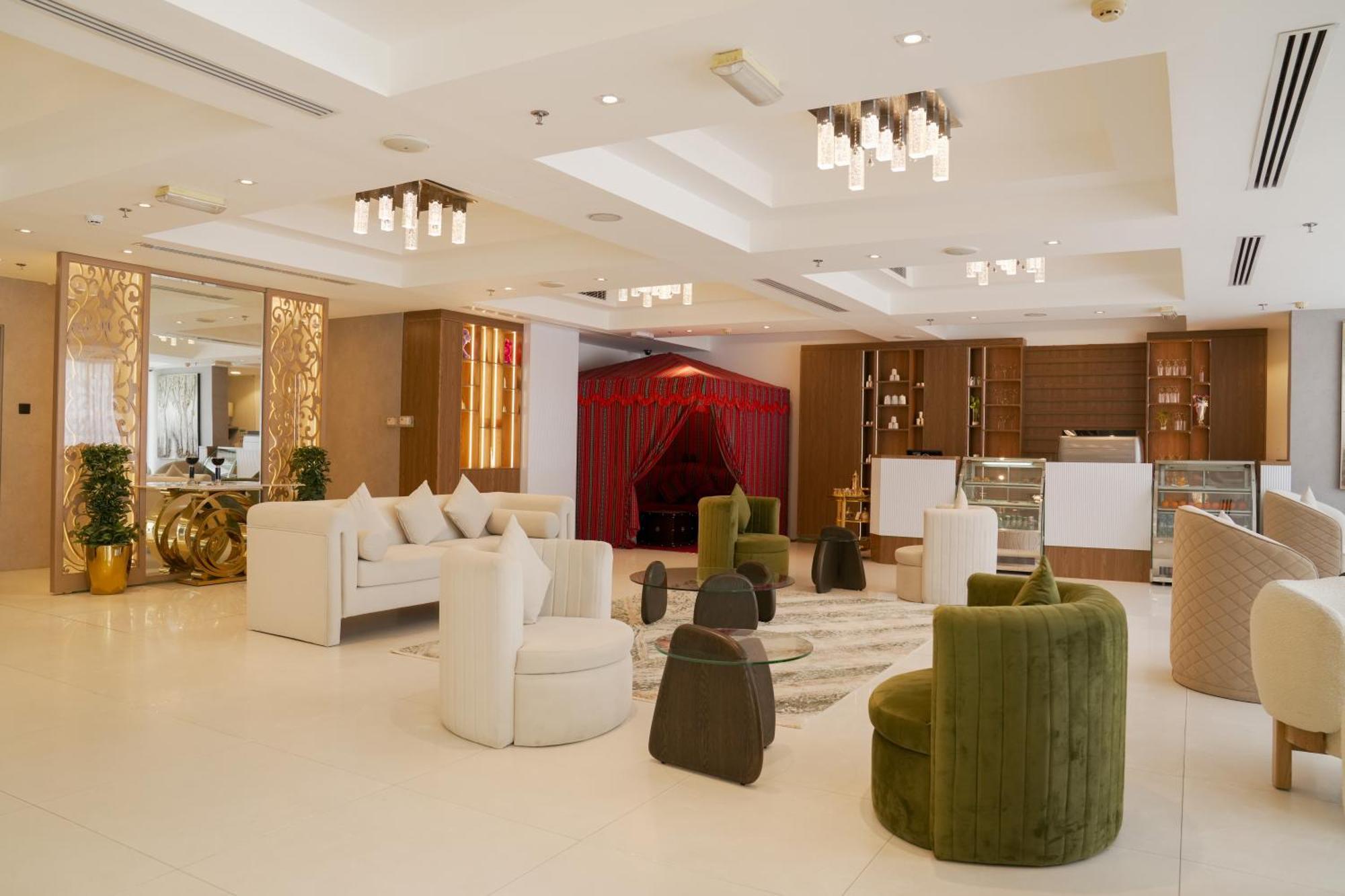 Royal Grand Suite Hotel Sharjah Exteriör bild